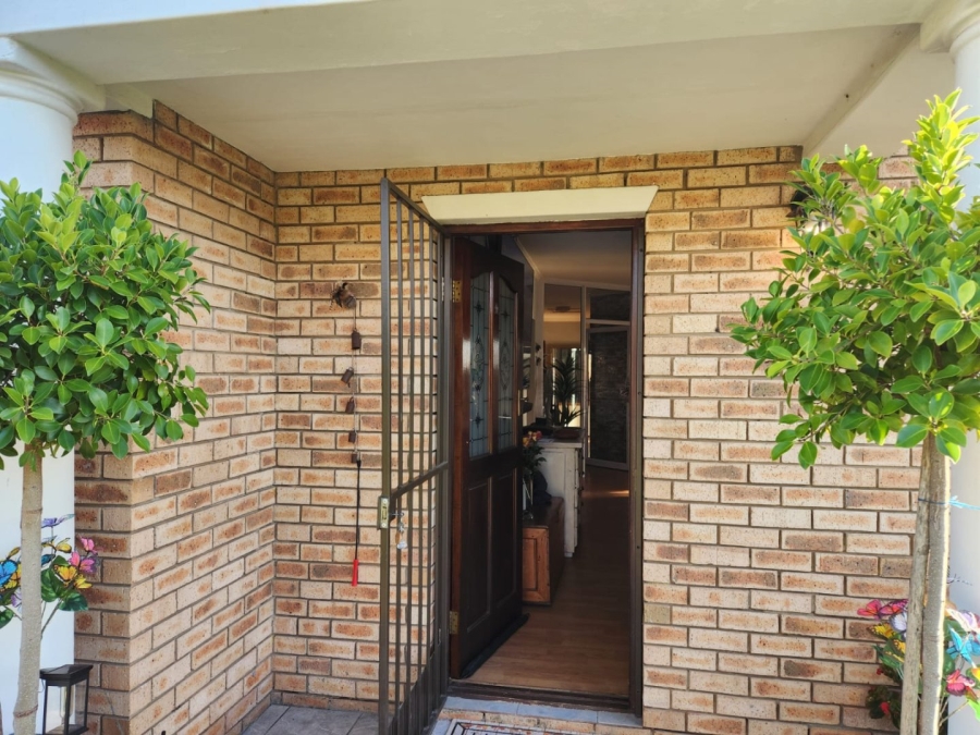 3 Bedroom Property for Sale in Rooi Rivier Rif Western Cape